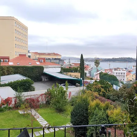 Apartment River View - Lapa District - Your In Lisbon! Lisbon