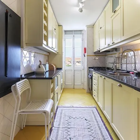 River View - Lapa District - Your In Lisbon! *