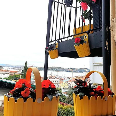 River View - Lapa District - Your In Lisbon! Apartment