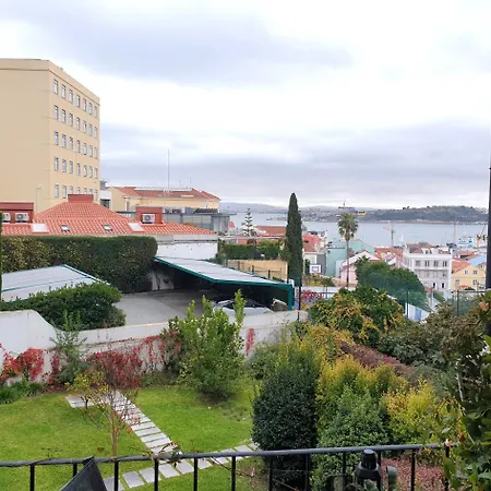 River View - Lapa District - Your In Lisbon! Διαμέρισμα Lisboa