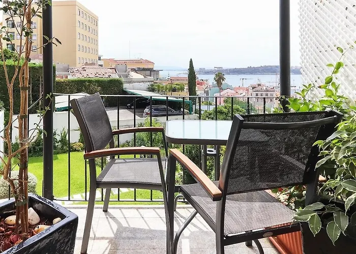 River View - Lapa District - Your In Lisbon! * Lizbona