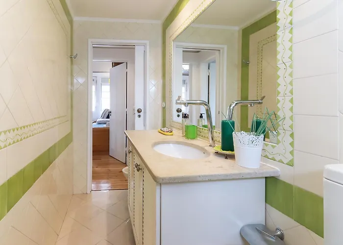 River View - Lapa District - Your In Lisbon!