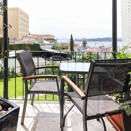 River View - Lapa District - Your In Lisbon! * Lissabon
